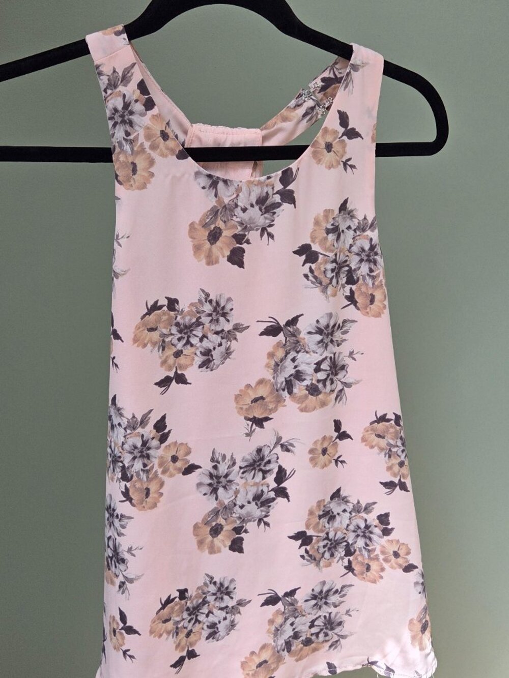 Olivia Grey Blush Floral Chiffon Twist Back Sleeveless Blouse Size L